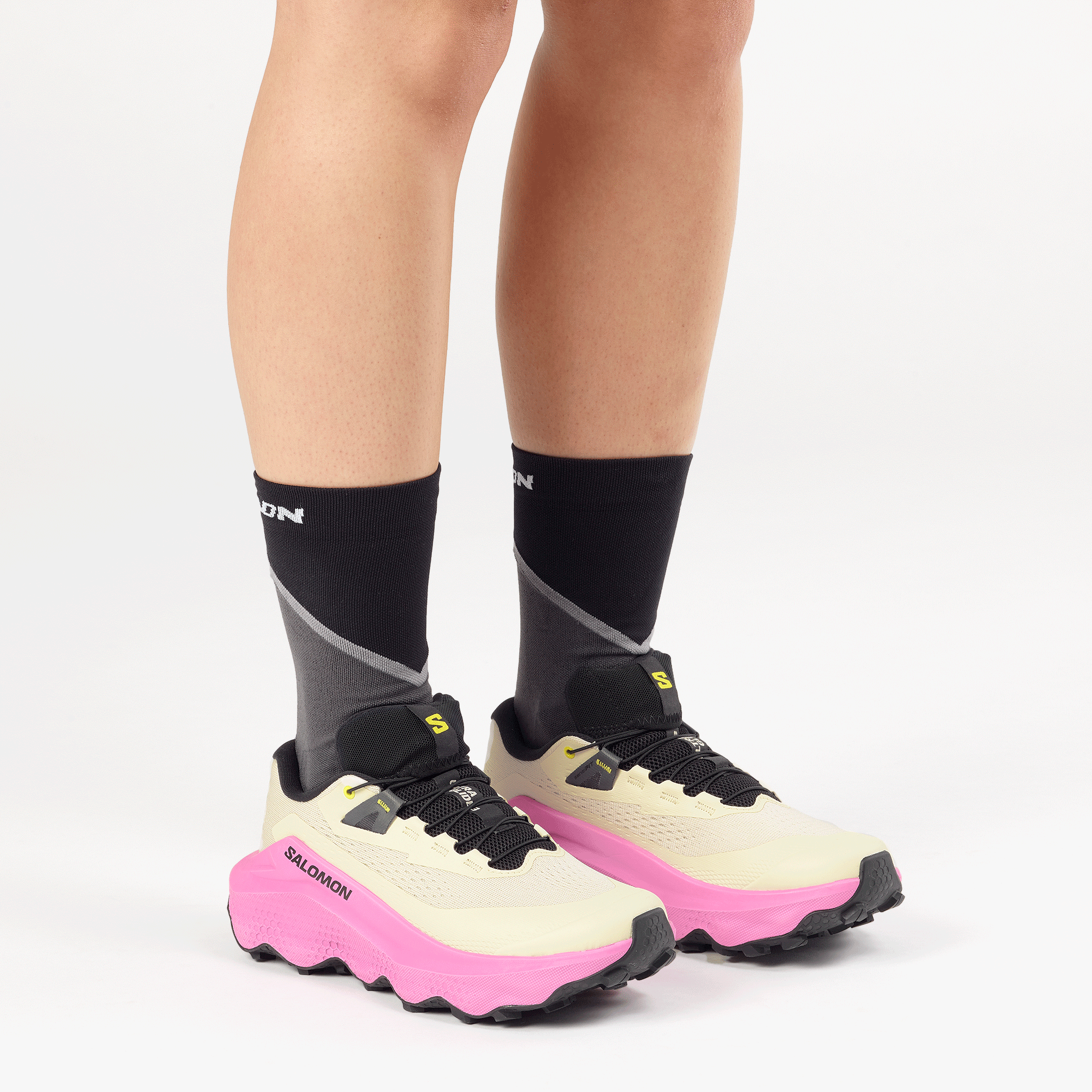 #Color_Almond Milk / Cyclamen / Black