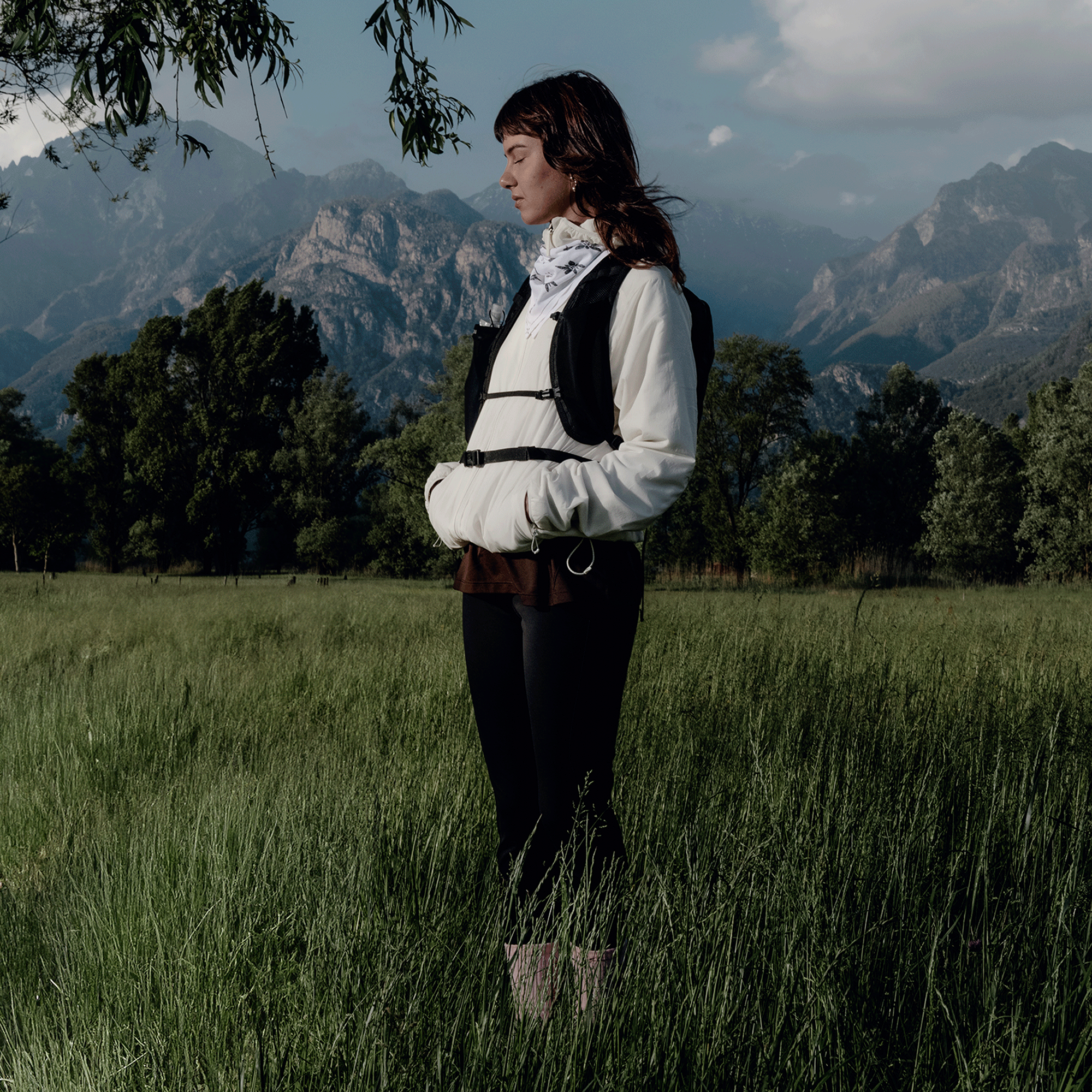 #Color_Whisper White