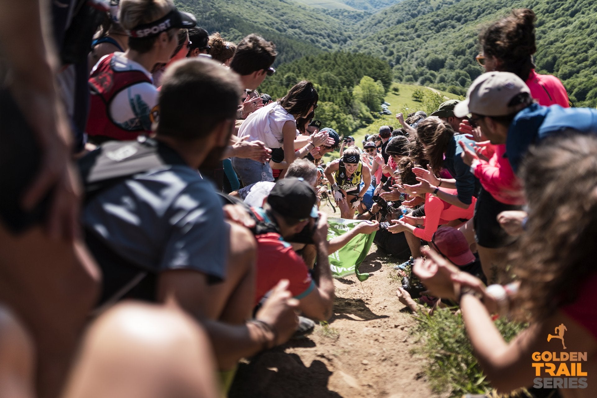 Que es la GOLDEN TRAIL SERIES Salomon MX